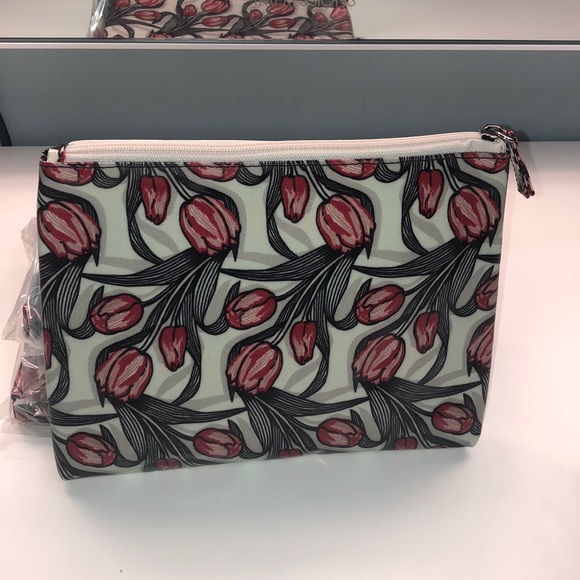 Brook Brothers tulips makeup bag - Picture 2 of 6